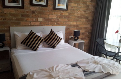 Nelson Bay Hotel | Port Stephens Motel