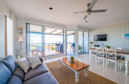 Port Willunga House | Port Willunga Ocean Views Beachhouse