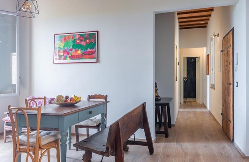 Siena Apartment | Porta Romana Elegant Apartments with Private Parking!