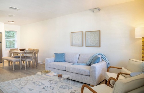 Biloxi Condo | Porter #10 - Perfect Ocean Springs location with Pool - near Beach and Downtown!