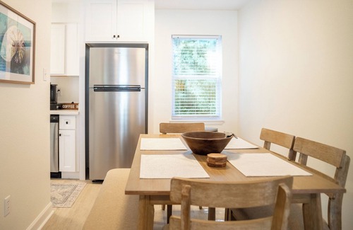 Biloxi Condo | Porter #10 - Perfect Ocean Springs location with Pool - near Beach and Downtown!