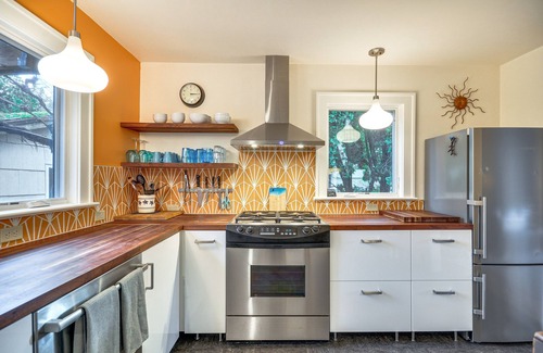 Overlook House | Portland Home w/Office Space Near Adidas HQ
