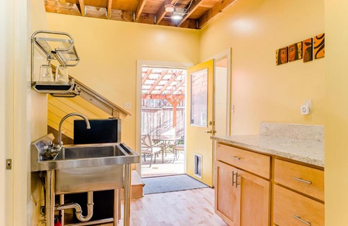 Woodstock House | Portland Urban Lodge, Quiet, Walkable, Near