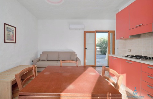 Porto Ottiolu House | Porto Ottiolu Flowered residence rentals 250mt beach