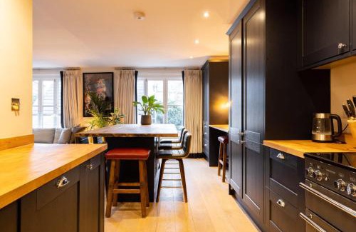 Colville House | Portobello Mews House in Notting Hill