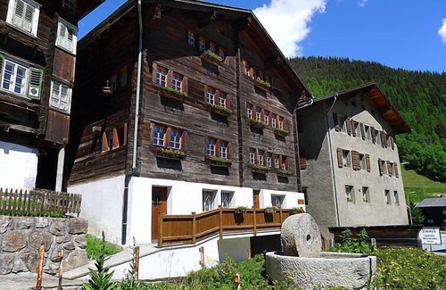 Grafschaft Apartment | Poschthüs 1.OG by Interhome