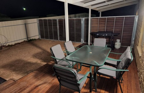Moonta Bay Apartment | Poseidon`s Oasis - Entire Home - Moonta Bay