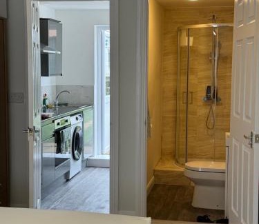Thamesmead Apartment | Posh Executive Studio London