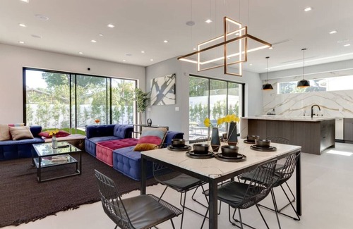 Encino Villa | Posh Luxury Modern Home with Pool Spa and Rooftop Deck