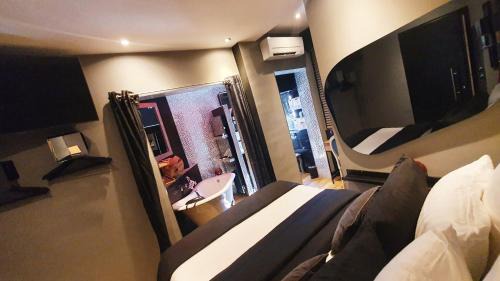 Hotel-de-Ville House | Possibilité location au mois ! Côté mer Marseille Vieux-Port "LE K"appartement haut de gamme avec wc Japonais