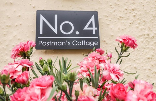 Bridlington House | Postman's Cottage