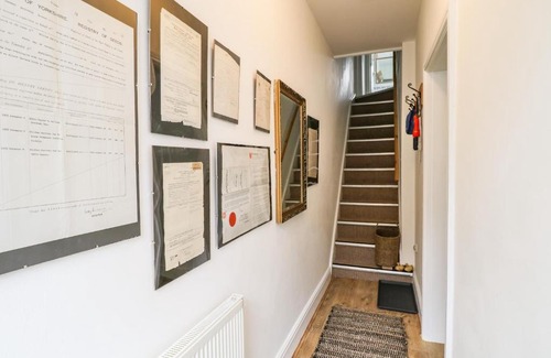 Bridlington House | Postman's Cottage