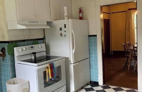 Bellepoint House | Potential Stay on Greenbrier Drive