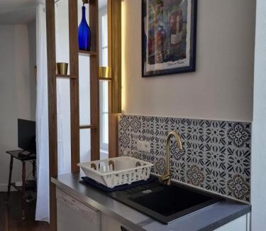 Aubeterre-sur-Dronne Apartment | Poterne- Logement raffiné avec jardin