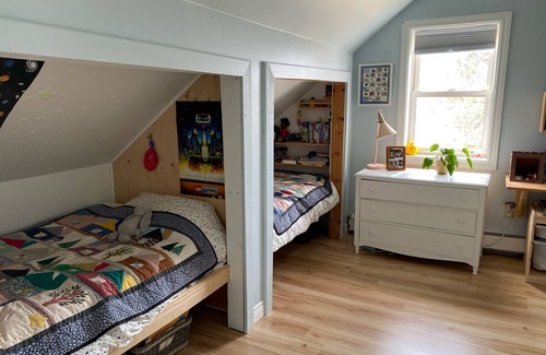 Malpeque House | Potter's home in picturesque Malpeque PE, surrounded by fields, 5 min from beach