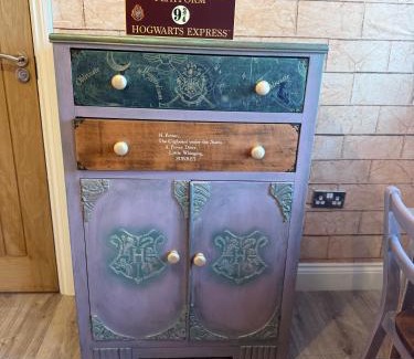 Watford Apartment | Potters Hideout- 2 Bedroom 2 Bathroom Apartment