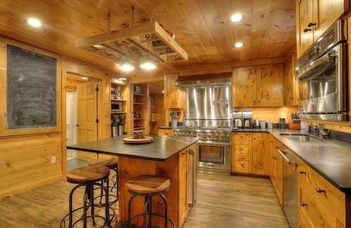 Oquossoc House | Potters Place Bunkhouse - Luxurious bunkhouse includes handicap accessible main floor living area