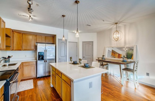 Lincoln Square Lofts Condo | Pottery Barn Perfect Steps 2 LightRail, Mall, Restaurants, Shop, Schwab,Skyridge