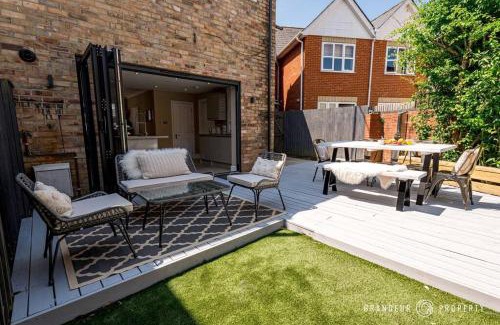 Poole House | Pottery Place by Grandeur Property