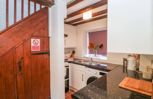 Toller Porcorum Cottage | POUND COTTAGE, pet friendly, with open fire in Maiden Newton