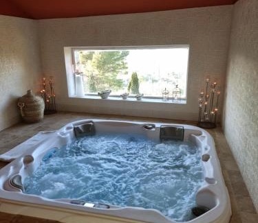 Sabran Apartment | Pousterle de Sabran - Piscine & Hammam