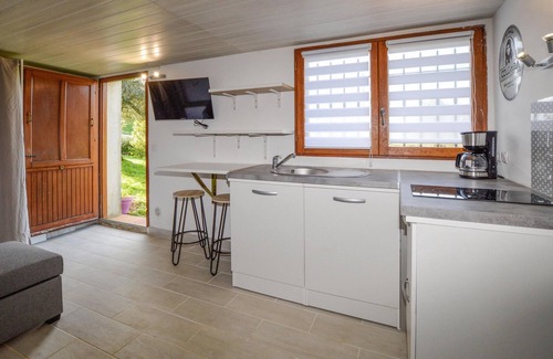 Cauro Apartment | Practical studio apartment with a beautiful view of the mountains.