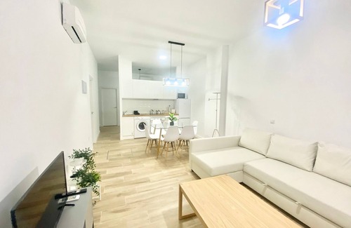 Carabanchel Apartment | Prague Bridge Apartment