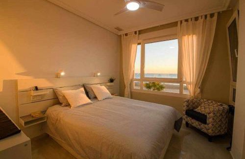 Cadiz Apartment | Preciado apartamento con vistas frontales al mar