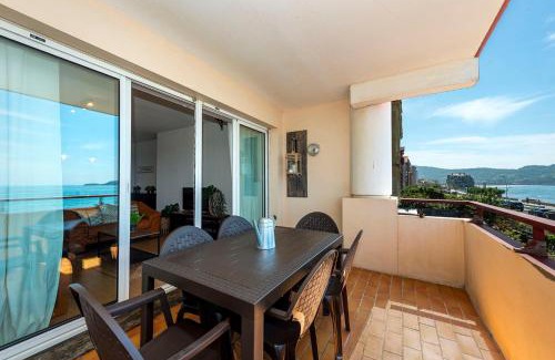 Hendaye Apartment | Première ligne de plage, face à la mer