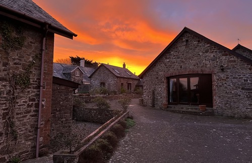 Hartland Cottage | Premier Cottage with Sea View Ivy Cottage at Downe Cottages