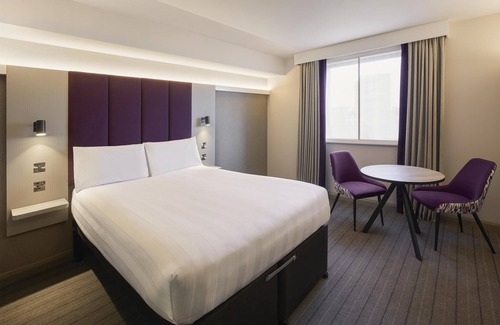 Aylesbury Hotel | Premier Inn Aylesbury