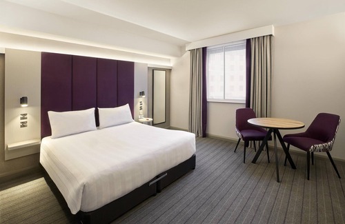 Aylesbury Hotel | Premier Inn Aylesbury