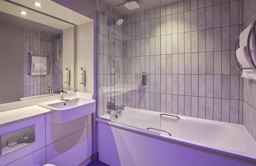 Bridgend Hotel | Premier Inn Bridgend Central