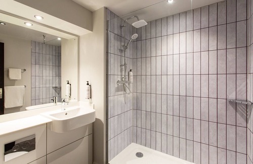 Newton Mearns Hotel | Premier Inn Glasgow Newton Mearns - M77 J4