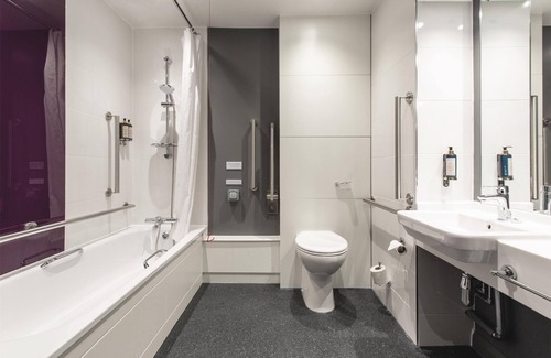 Syon Hotel | Premier Inn London Kew Bridge