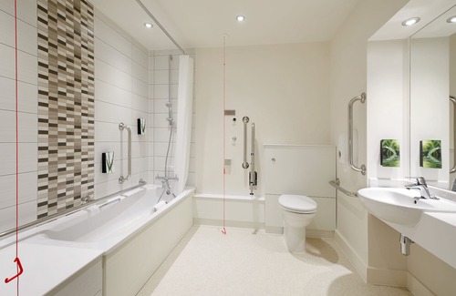 Salford Hotel | Premier Inn Manchester Salford Media City