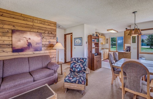 Clark Cabin | Premier location for hosting families, weddings, and fly fishermen!