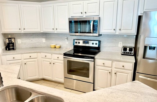 Orange Beach Condo | Premier Location, Now Pet Friendly! Spacious Condo With Great View Of The Bay!