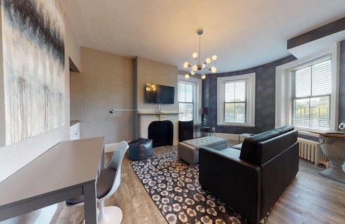 Bay Village Apartment | Premier Suites - Bay Village