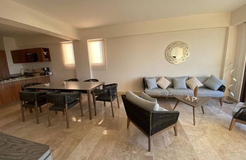 Boca del Rio Apartment | Premium 2-BED/2-BTHR Aprt with AC, WiFi, 3 pools, in fabulous Playas del Conchal