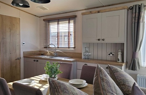Hunstanton Cabin | Premium 2 Bedroom Caravan With Free Wifi
