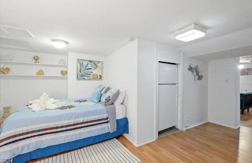 Gayborhood Apartment | Premium Apt In Prime Locale