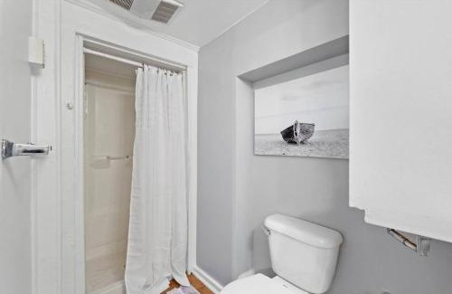 Gayborhood Apartment | Premium Apt In Prime Locale