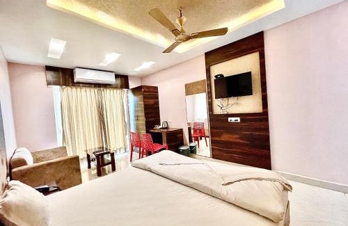Katghora House | Premium BALCONY ROOMS - HOTEL RR INN ! PURI - short walk from Light House Beach - Swargadwar Beach - Golden Beach - Bengali Market - LIFT-PARKING-WIFI-RESTURANT