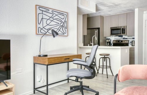 Los Angeles Apartment | Premium Burbank 1BR w/Pool, W/D & Gym, near TJ & WF, by Blueground