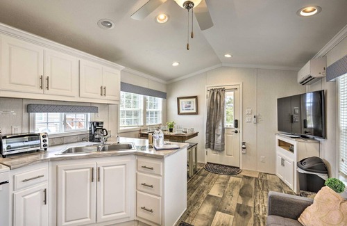 Pleasant Mount Cottage | Premium Cottages and Suites Near Camps Autumn Midweek - 35% OFF Promo!