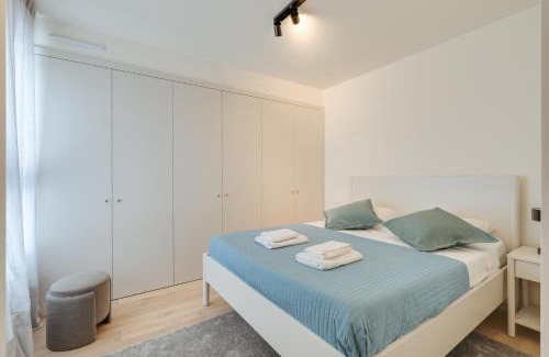 Parque das Nacoes Apartment | Premium Flat w/Balcony & Pool by HostWise