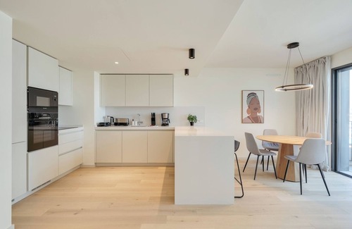 Parque das Nacoes Apartment | Premium Flat w/Balcony and Pool by HostWise