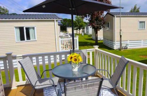 New Forest District Resort | Premium Holiday Home in The New Forest at Hoburne Bashley - Leisure Passes Available to Purchase