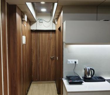 Gomti Nagar Apartment | Premium